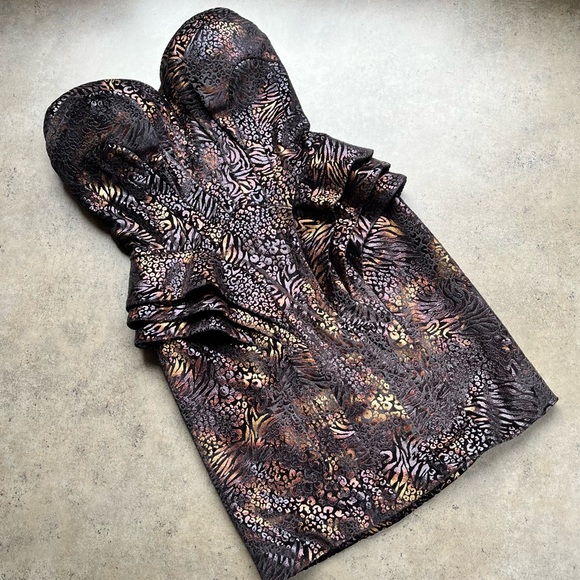 Abyss By Abby Dresses & Skirts - Abyss By Abby Black Velvet Animal Print Strapless Mini Dress